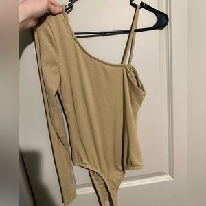 Body suit Polly and ester size m